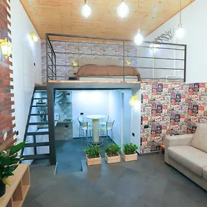 Santa Chiara Maison Apartment